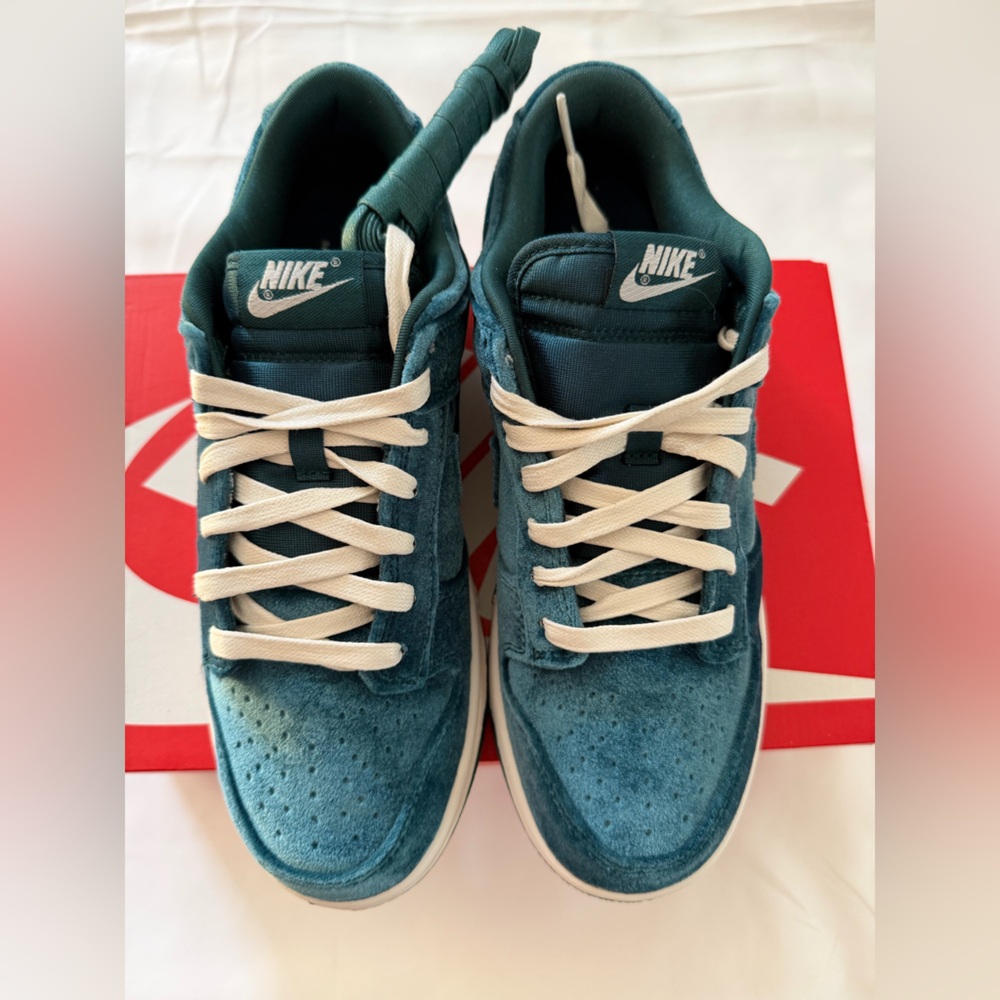 Nike Dunk Low ‘Green Velvet’ (Atomic Teal)